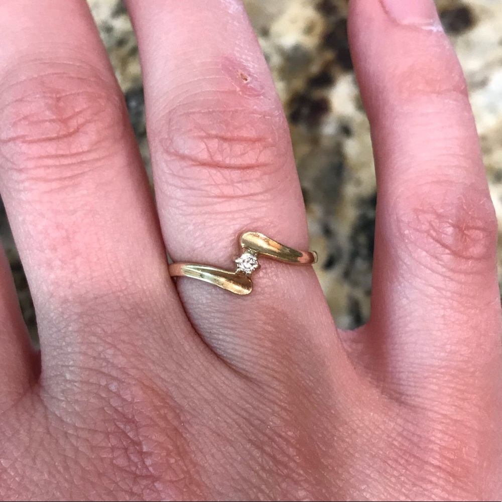 Size 5 10k Gold Diamond ring